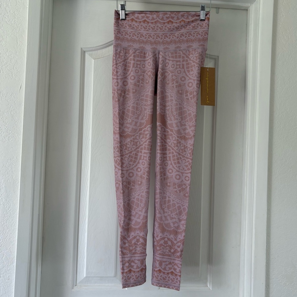 Niyama Sol Sofia Blush Printed Leggings Lace Pink Barefoot M Yoga Girly Boho